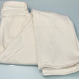 Abercrombie & Fitch Straight Leg Jeans in Off-White/Cream
